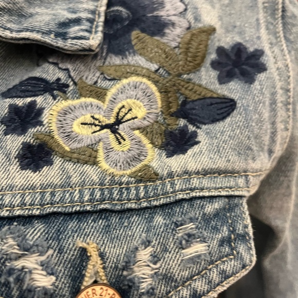 Forever 21 jean jacket - Picture 6 of 6